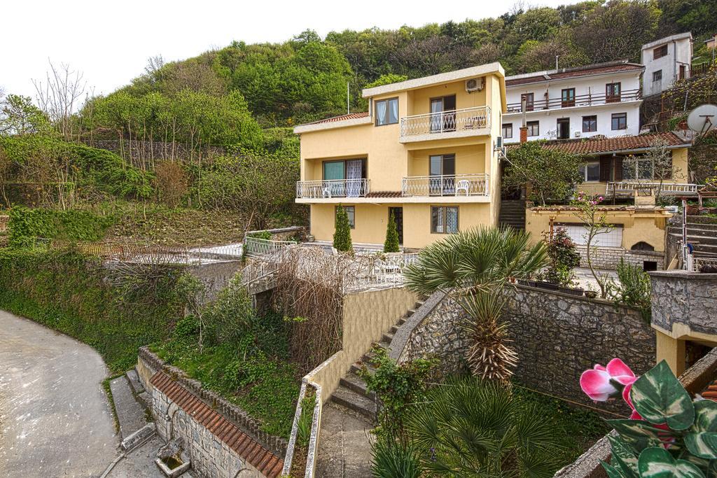 Auberge de jeunesse Pirate Backpackers à Ulcinj Extérieur photo